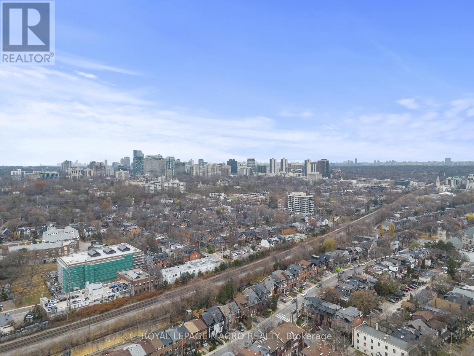 #403 346 DAVENPORT ROAD - 38