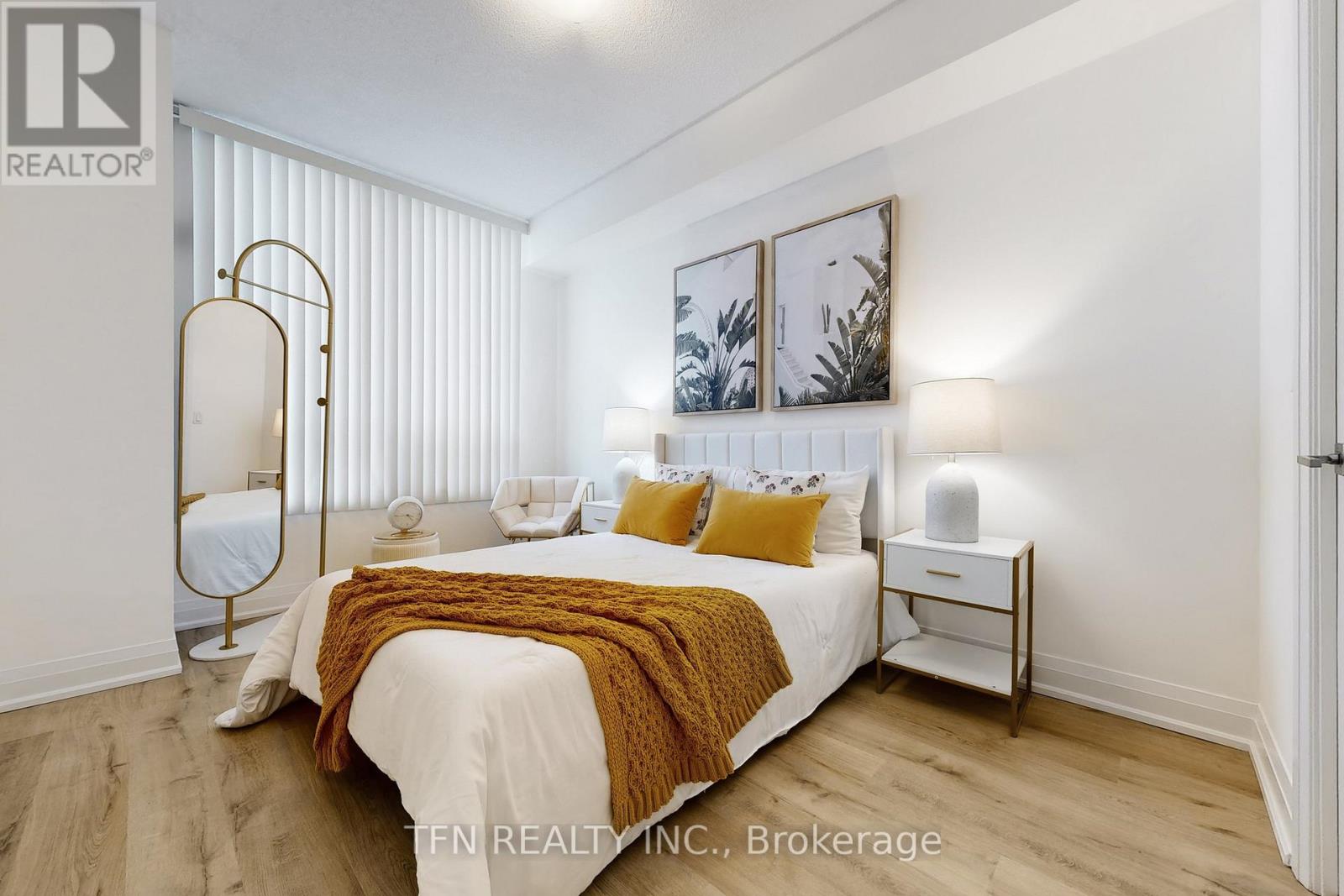 #307 75 NORTH PARK ROAD S - 12