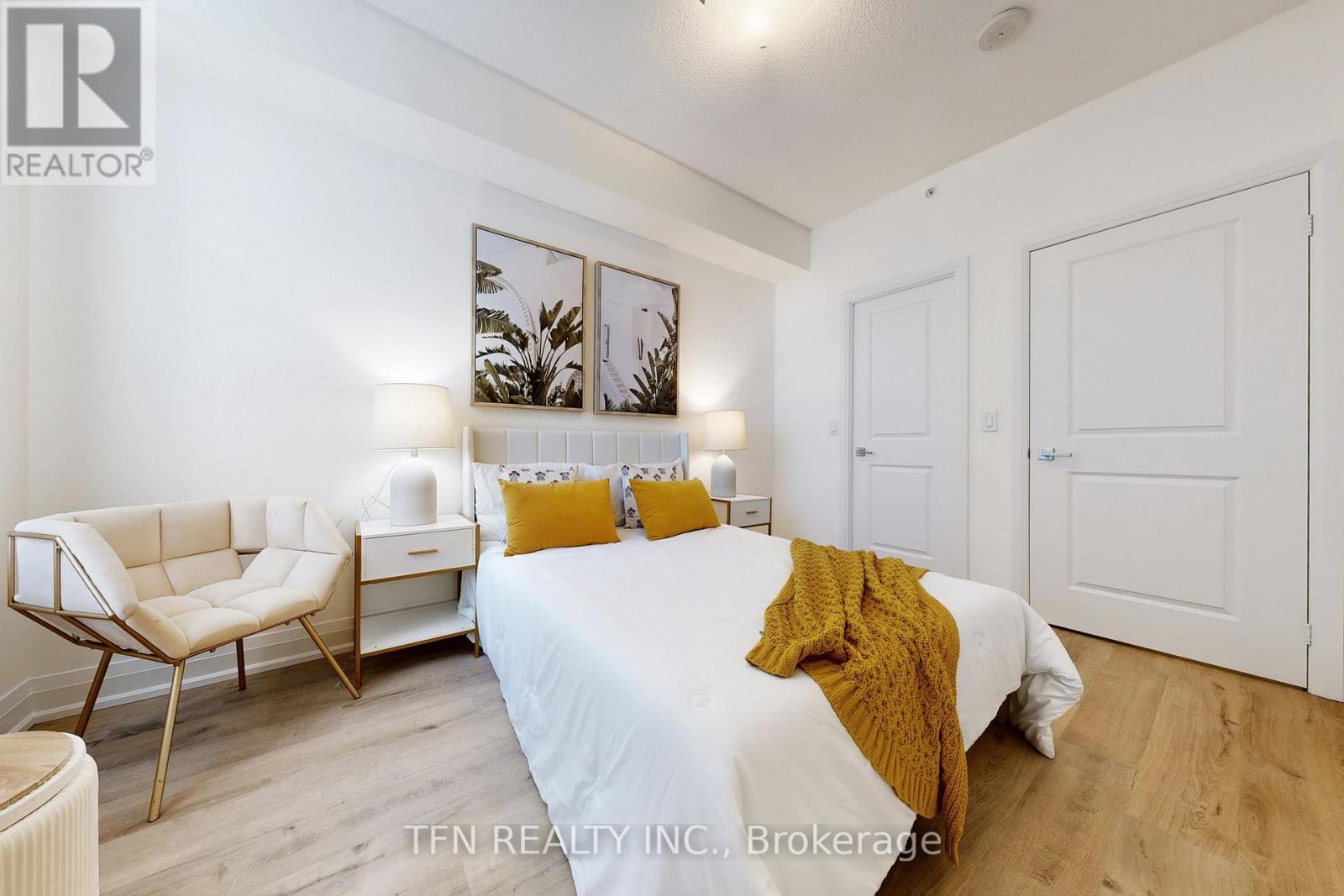 #307 75 NORTH PARK ROAD S - 14