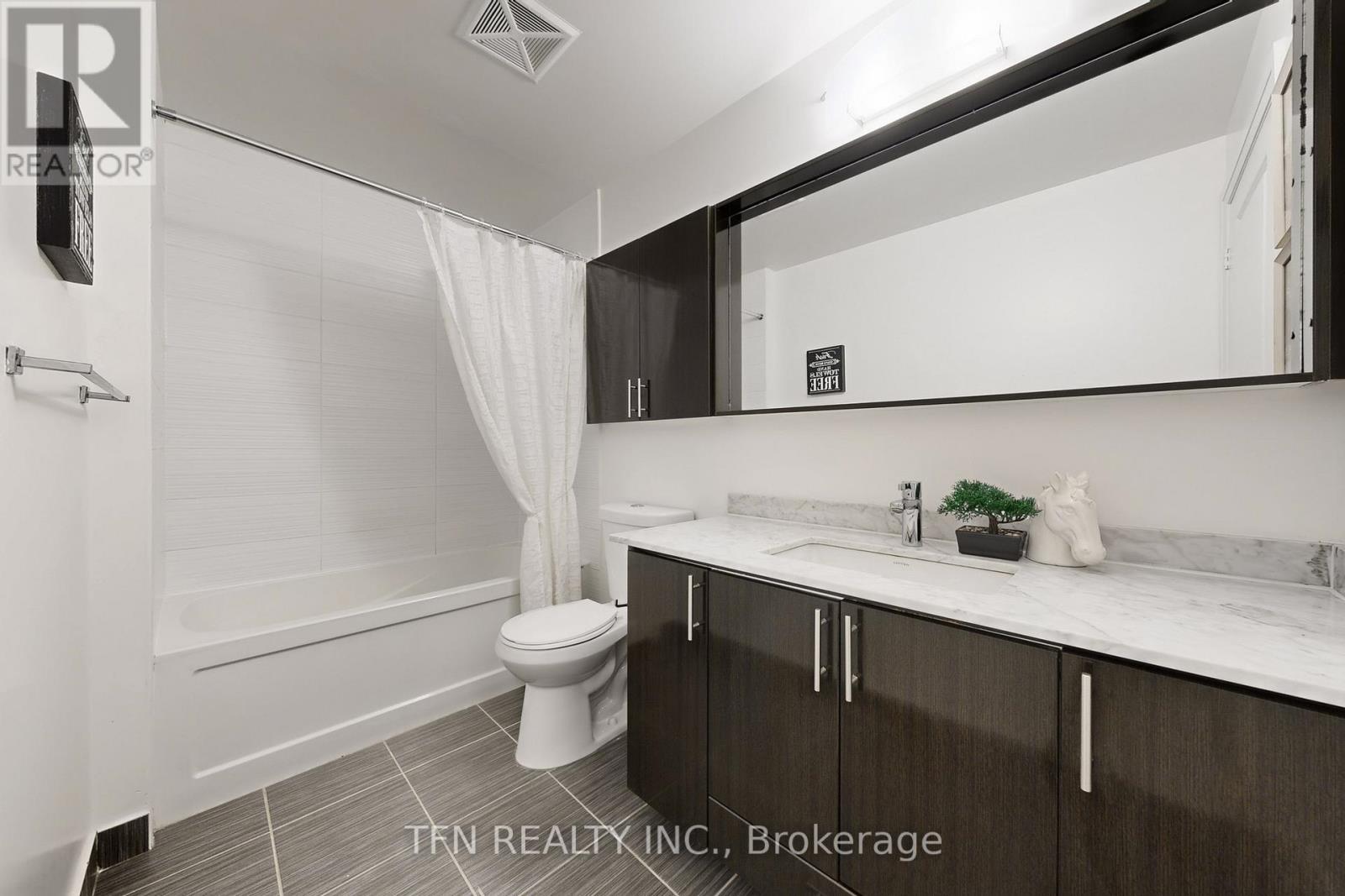 #307 75 NORTH PARK ROAD S - 17