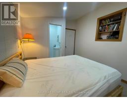5470 Penetanguishene Road, Springwater, ON L0L1P0 Photo 9