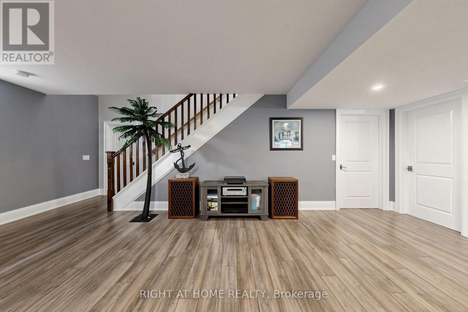 48 RIDGE AVENUE - 22