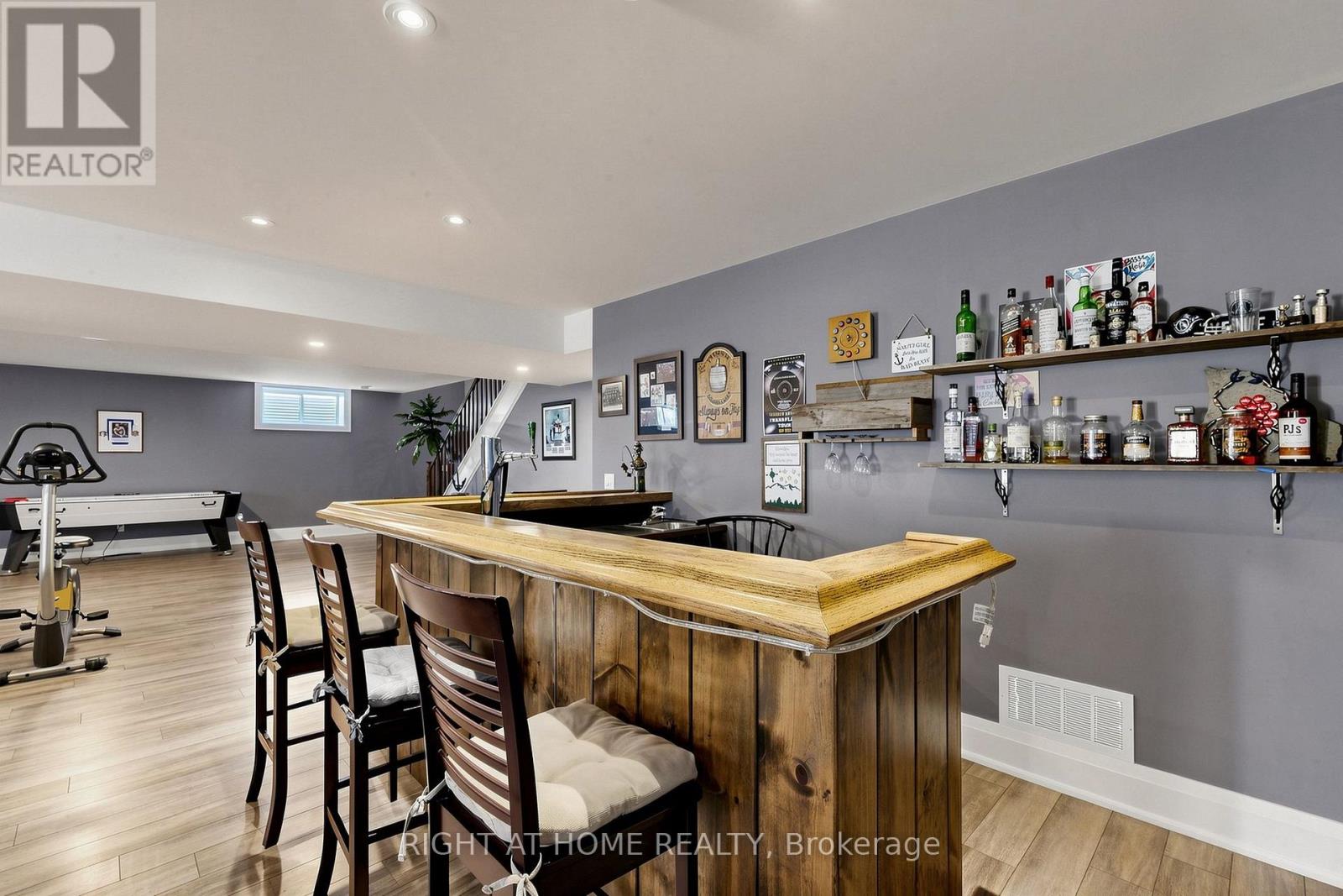 48 RIDGE AVENUE - 24