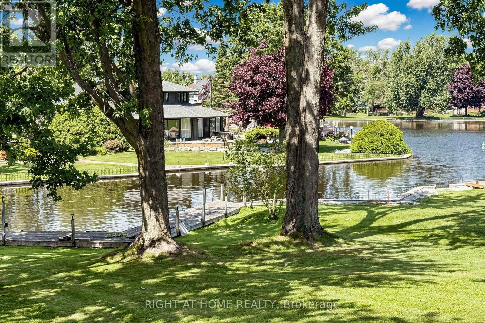 48 RIDGE AVENUE - 44
