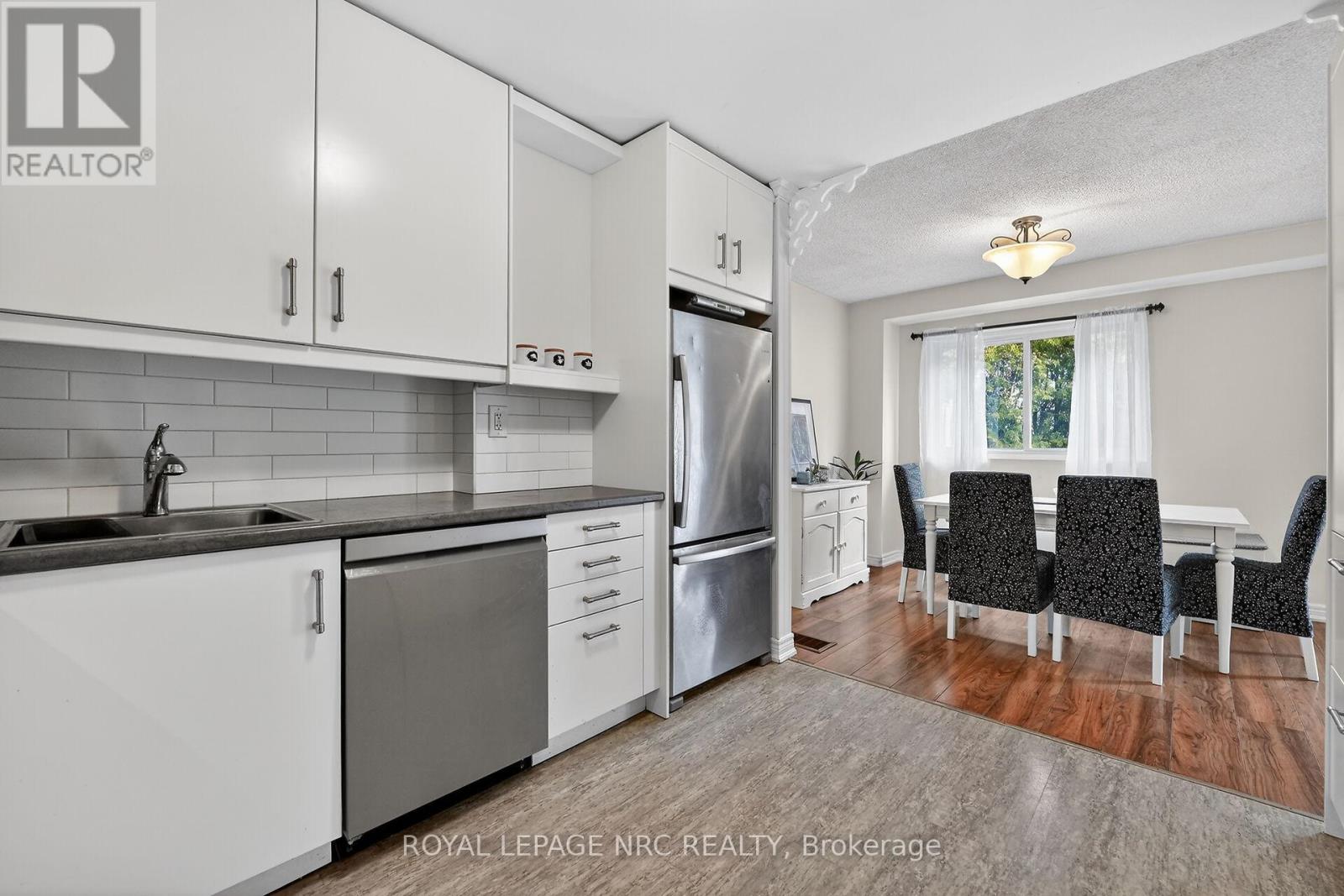 #4 453 WOODVIEW ROAD - 1