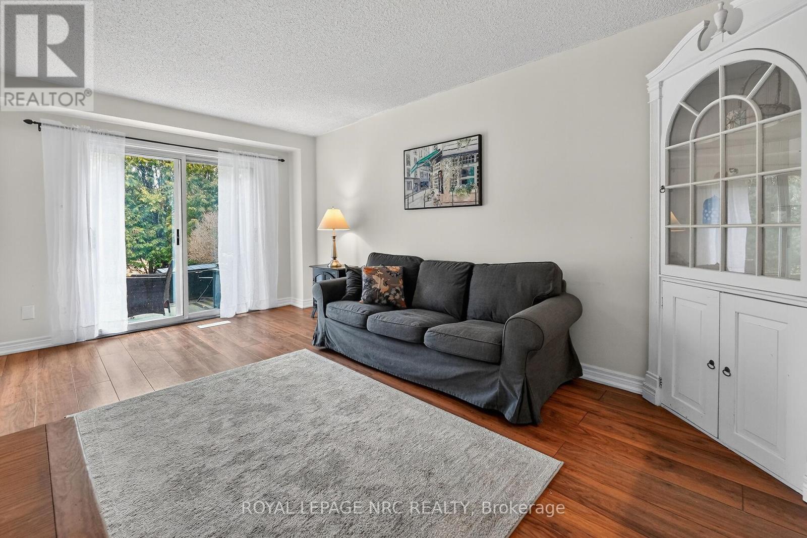 #4 453 WOODVIEW ROAD - 9