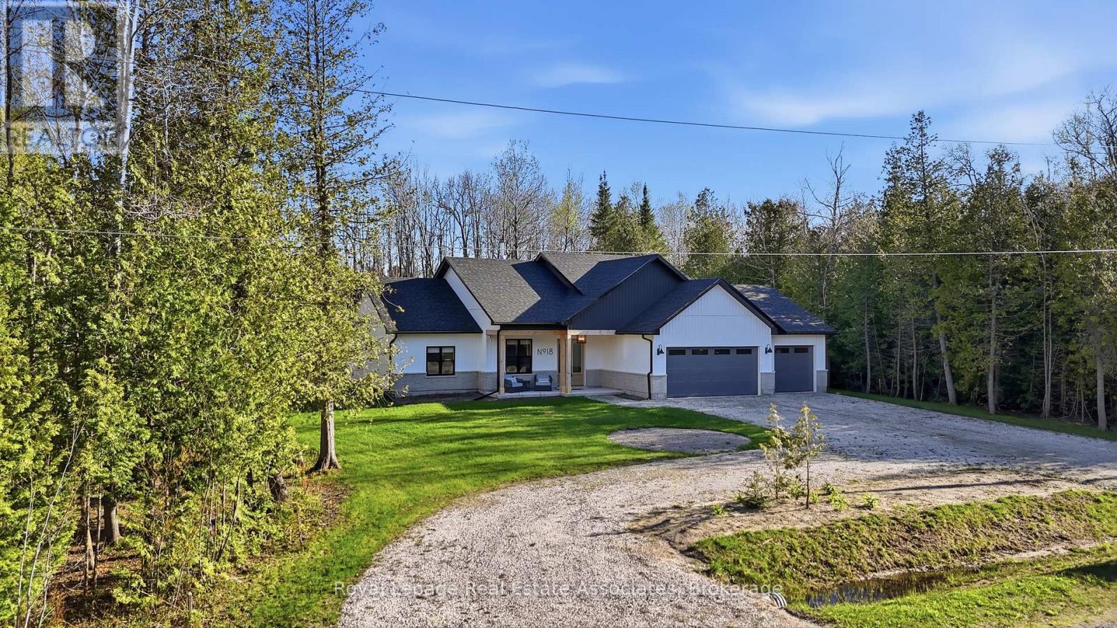 18 TAMARAC ROAD - 33