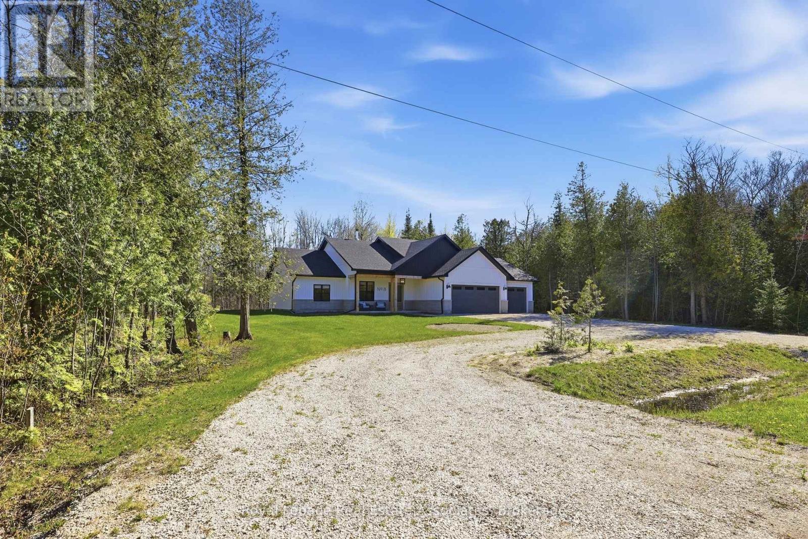 18 TAMARAC ROAD - 35
