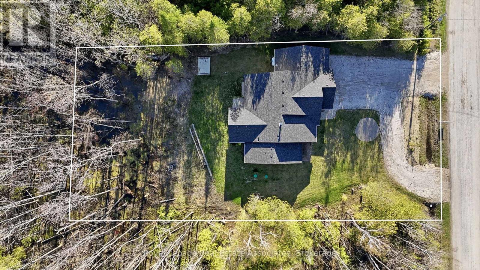 18 TAMARAC ROAD - 32