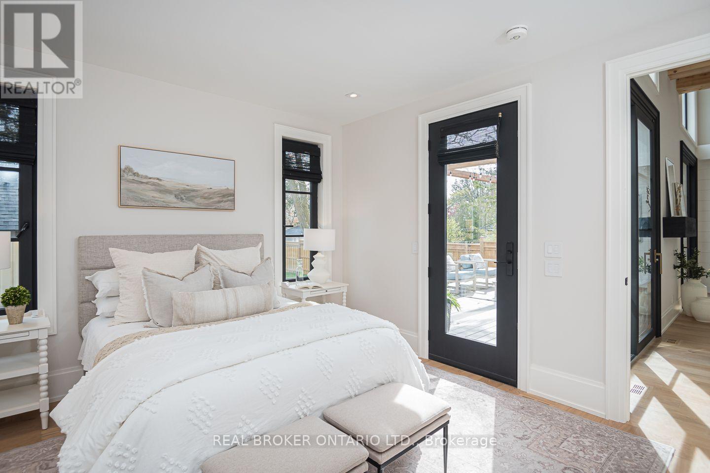 307 MARTIN STREET - 16