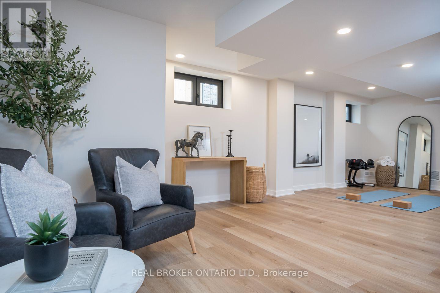 307 MARTIN STREET - 22