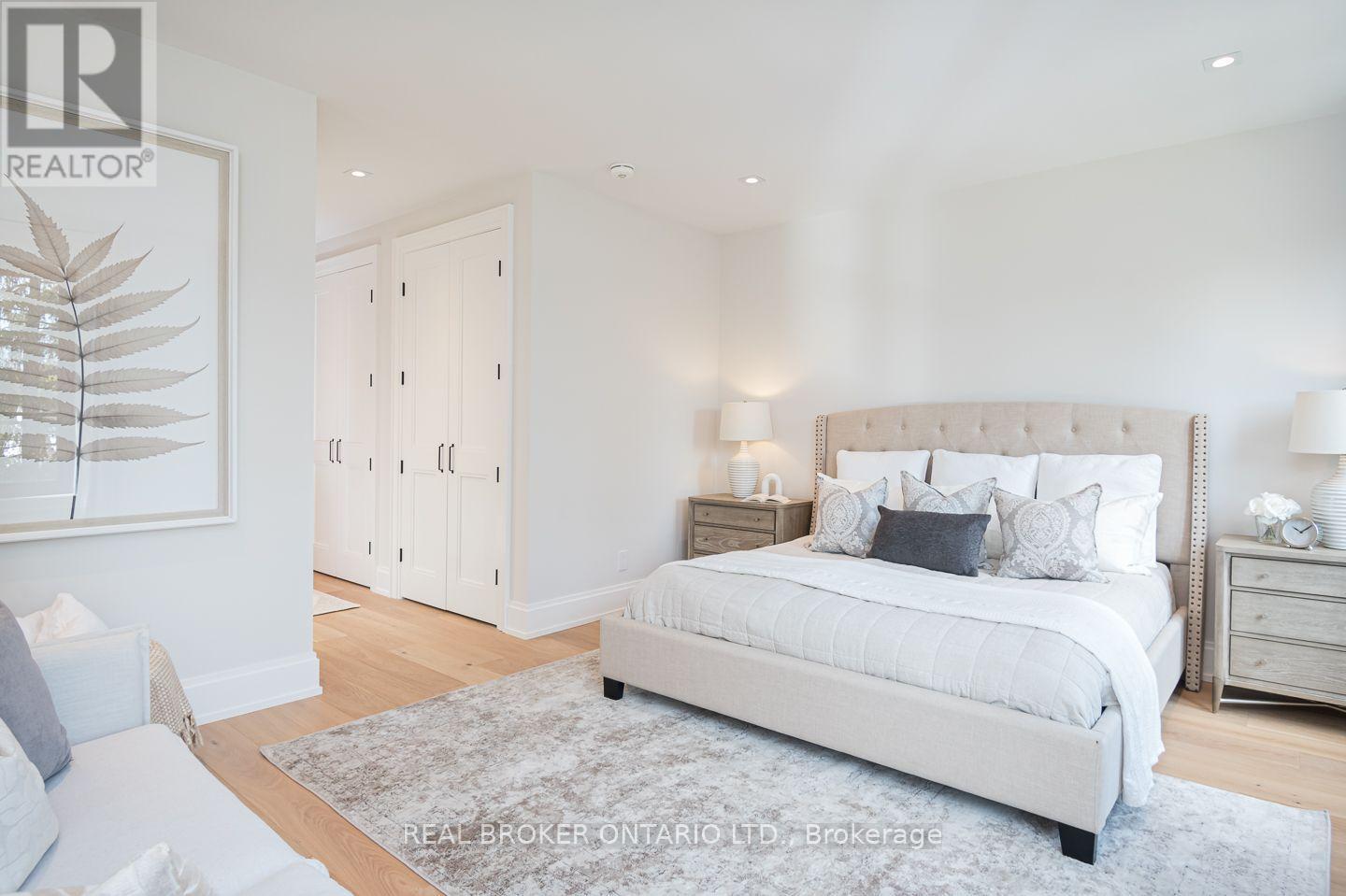 307 MARTIN STREET - 27