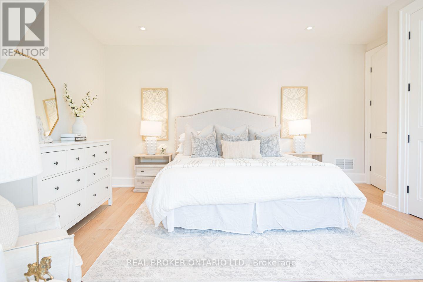 307 MARTIN STREET - 31