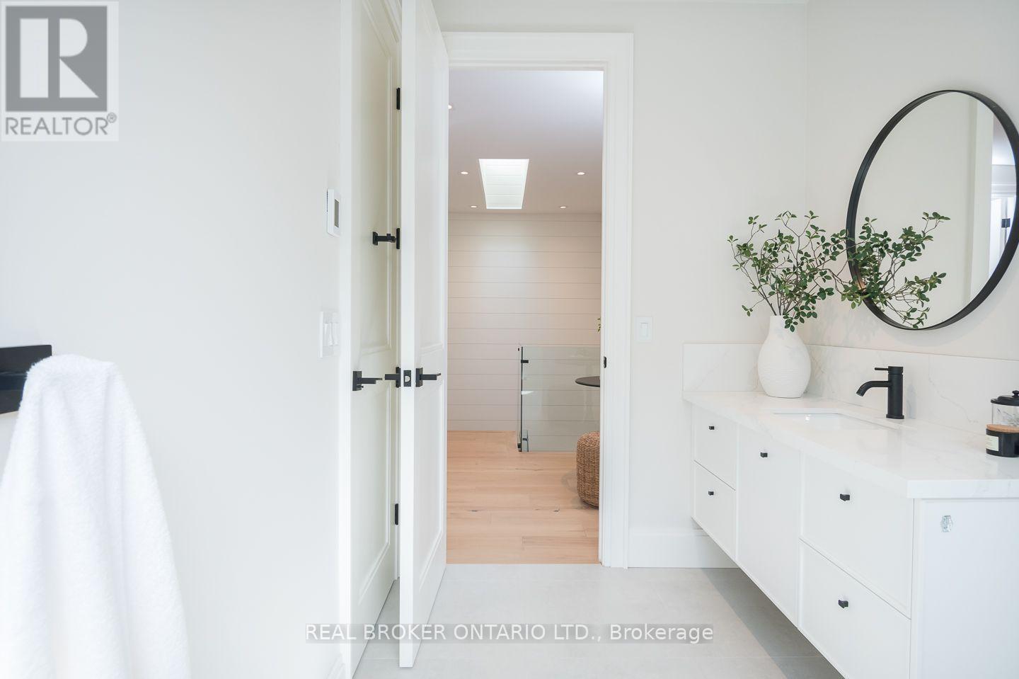 307 MARTIN STREET - 33