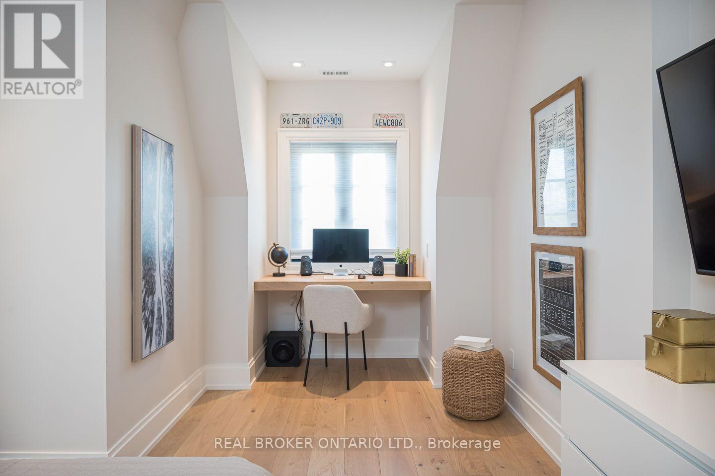 307 MARTIN STREET - 37