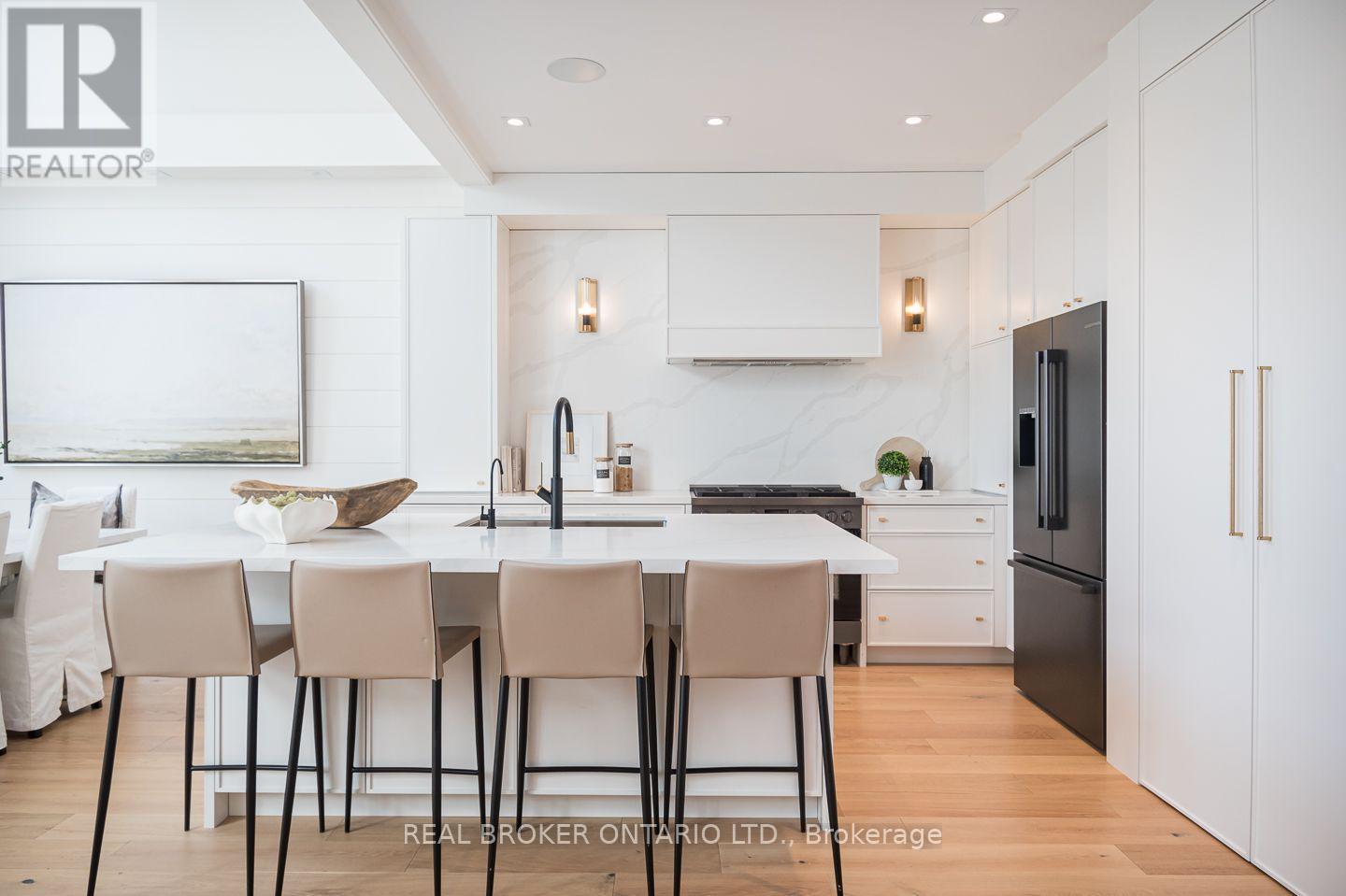 307 MARTIN STREET - 4