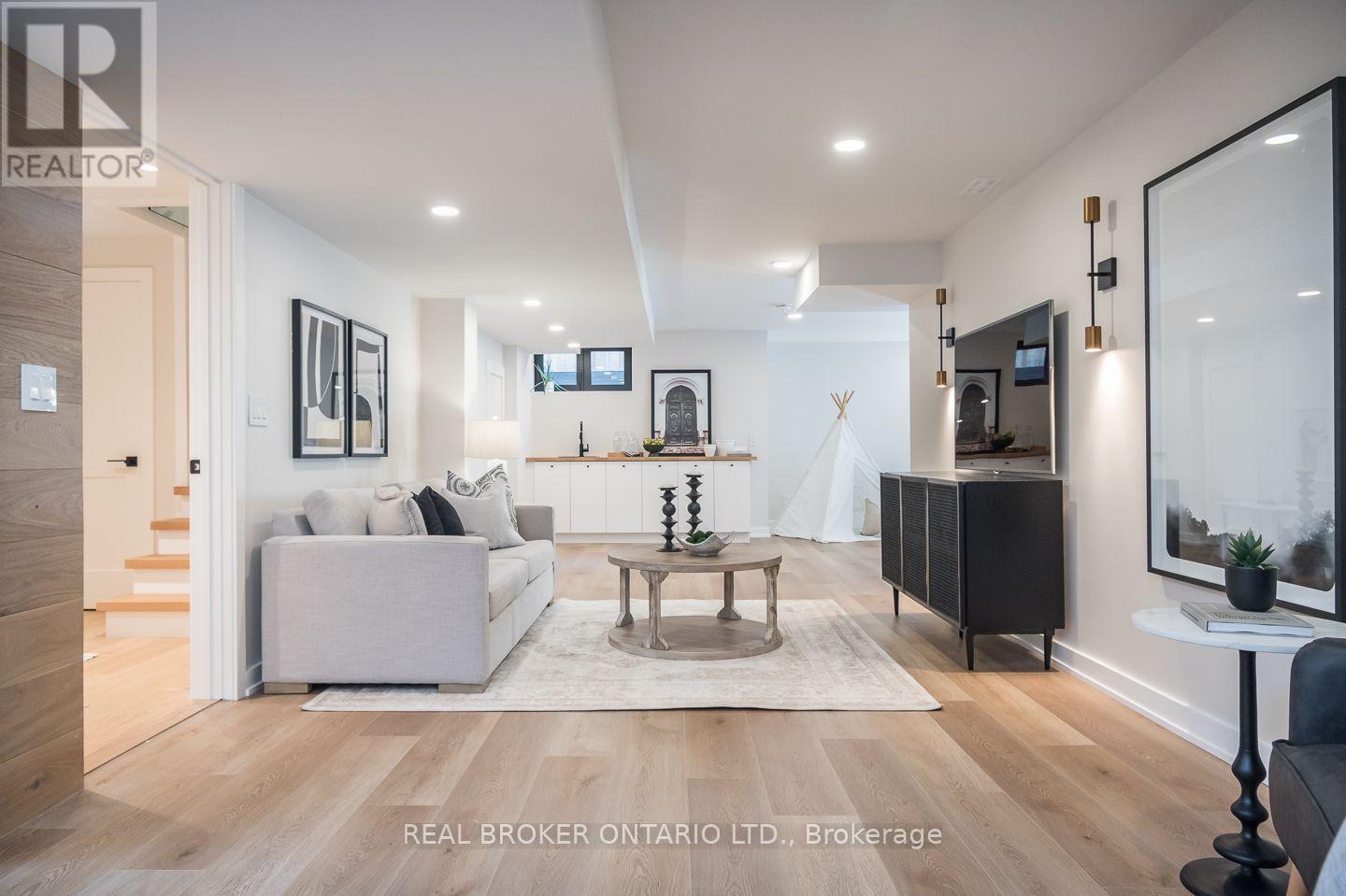 307 MARTIN STREET - 40