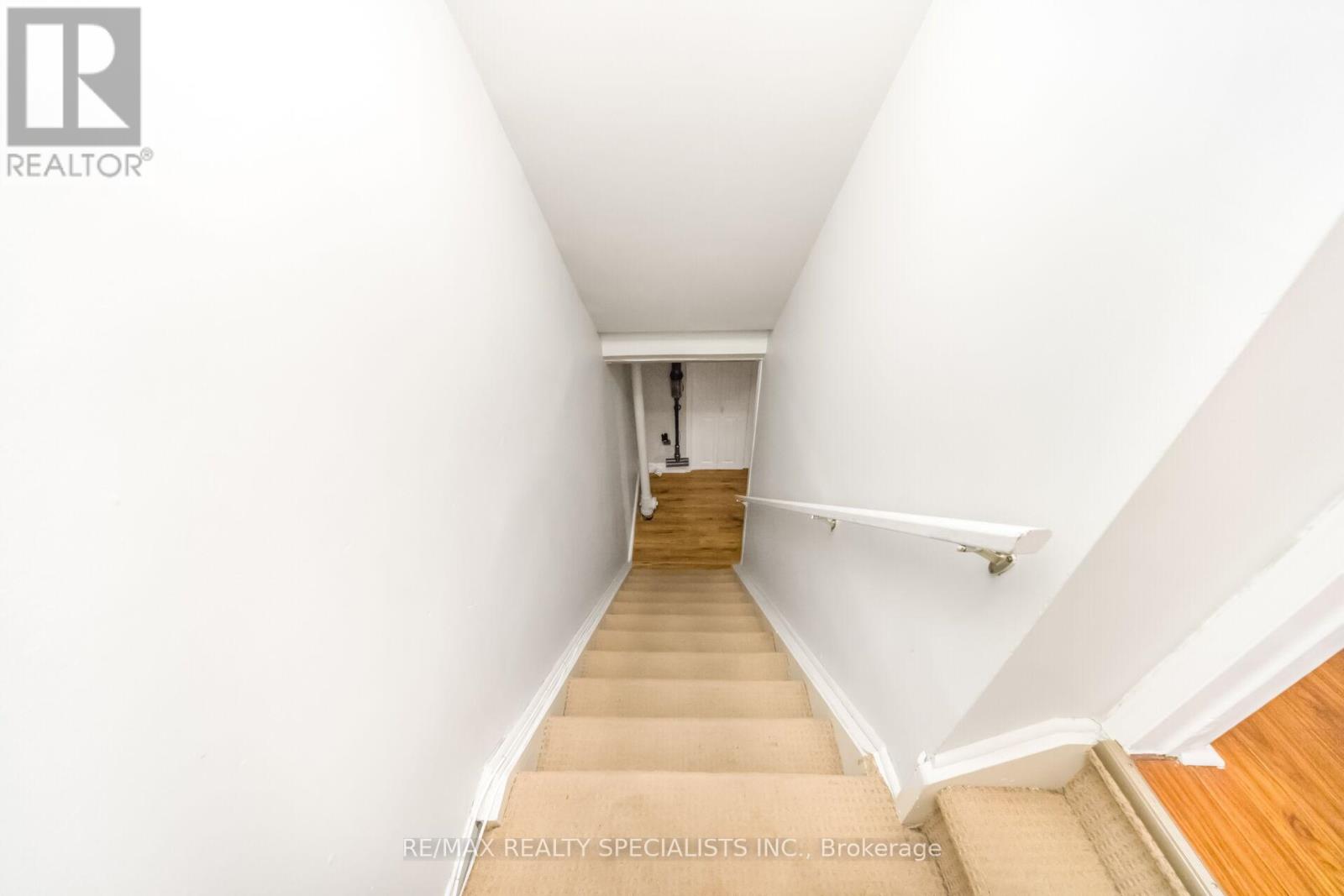 90 WICKSTEAD COURT - 39