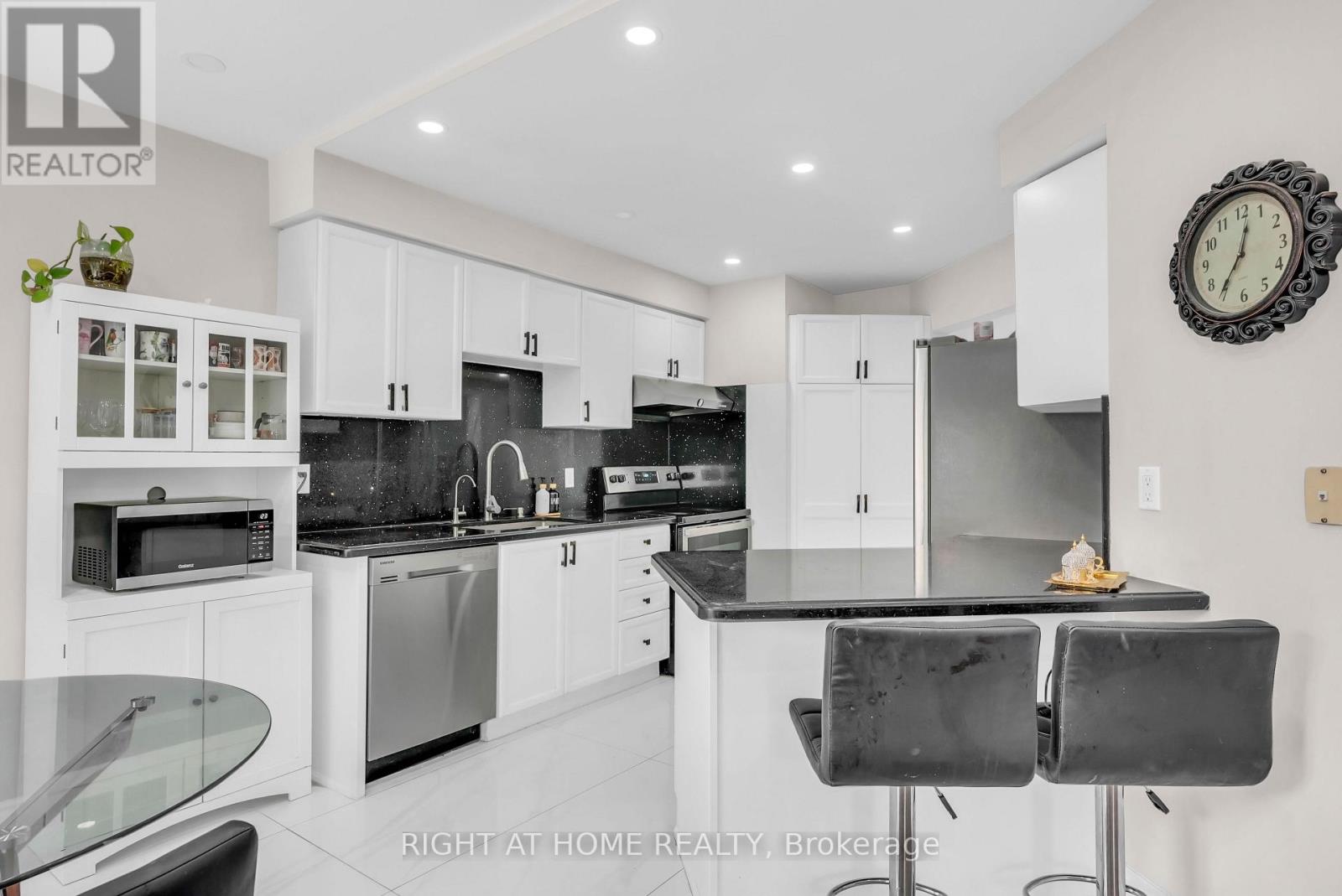 847 STONEBRIDGE AVENUE - 18