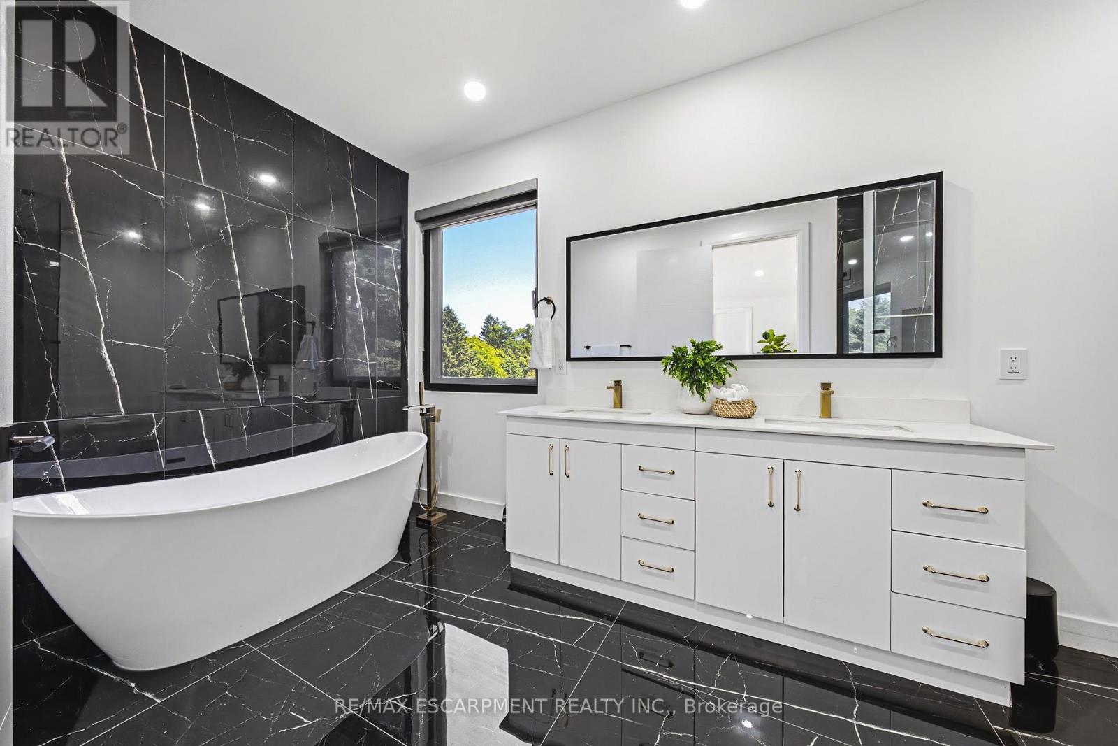 4511 GUELPH LINE - 16