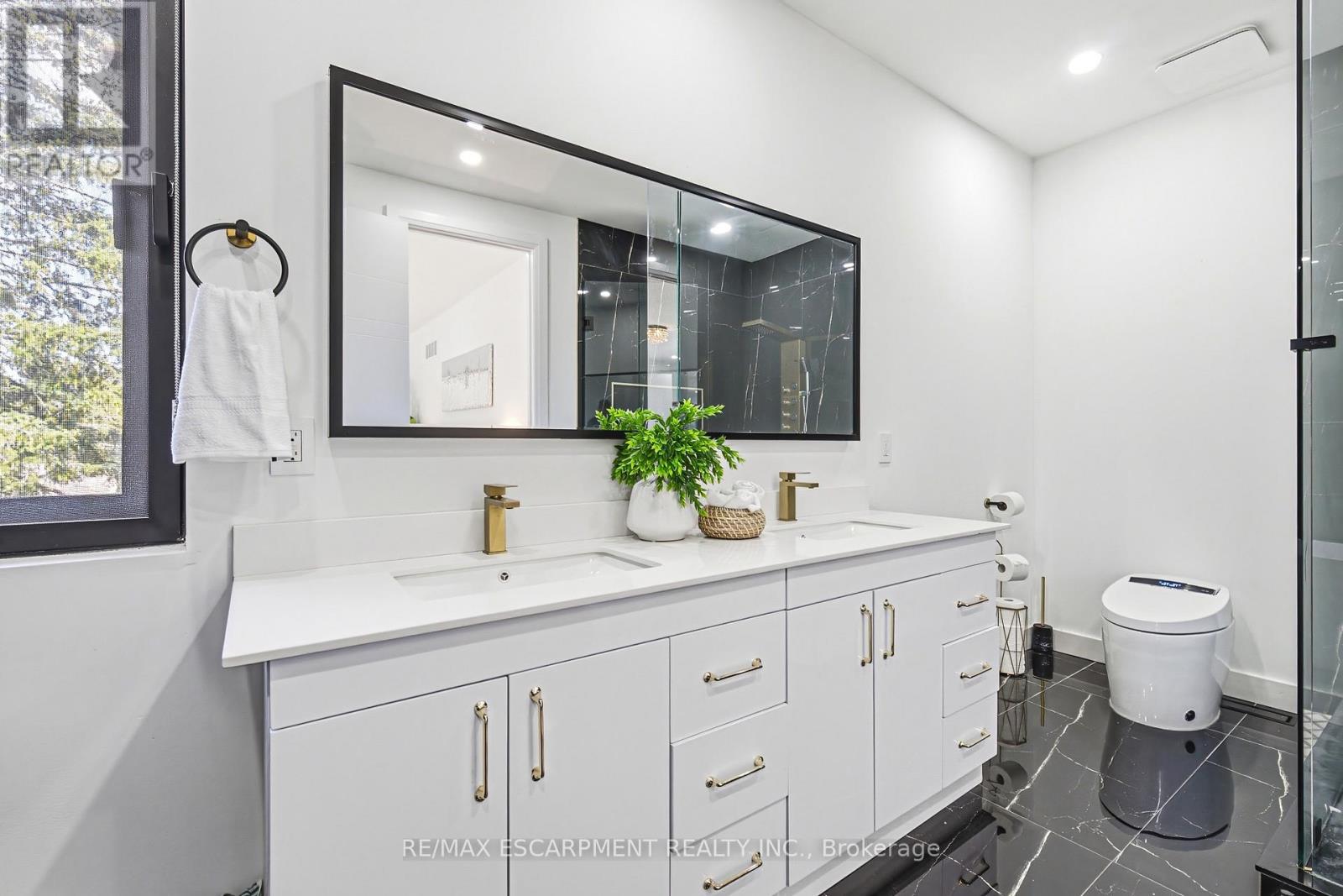 4511 GUELPH LINE - 17