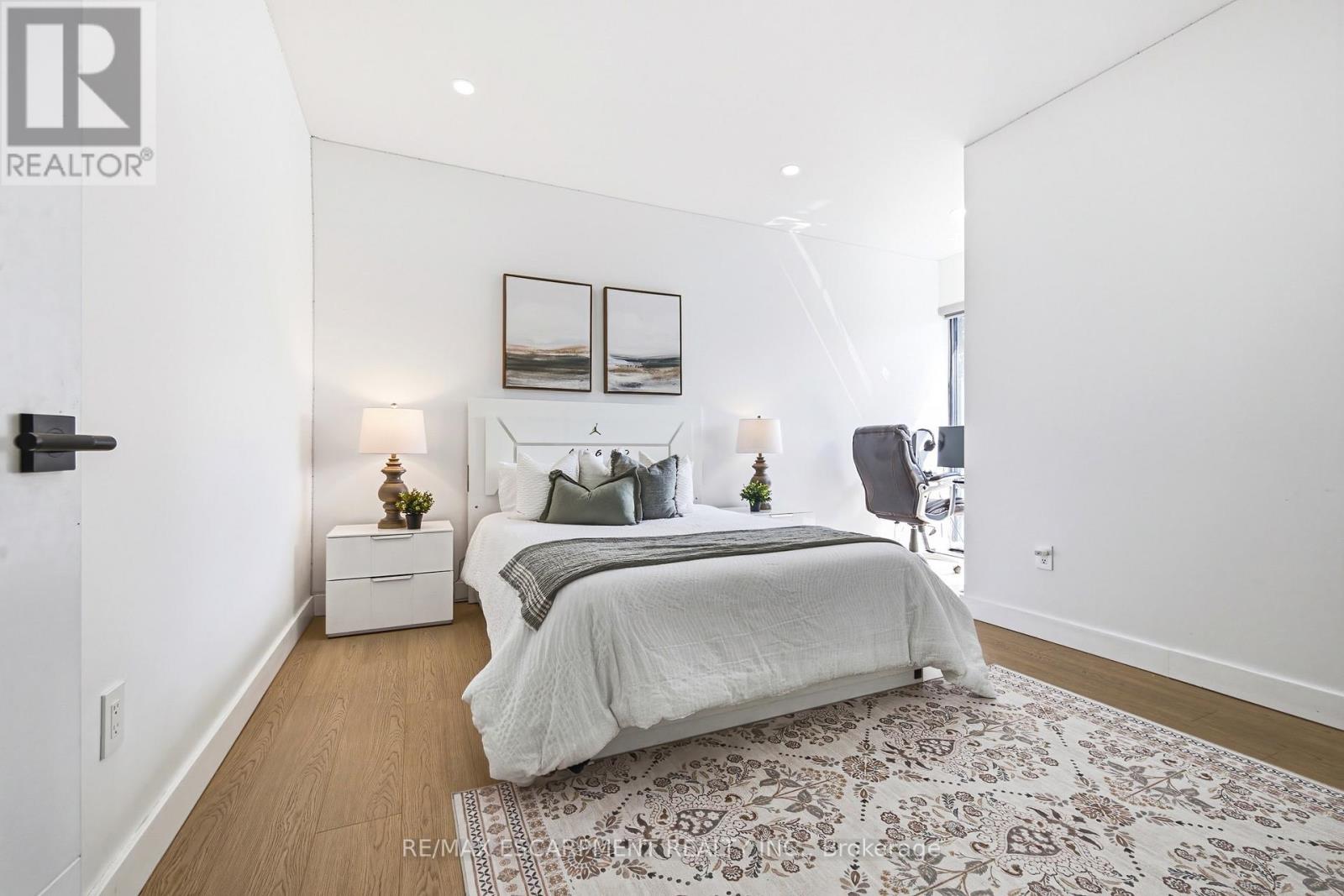 4511 GUELPH LINE - 23