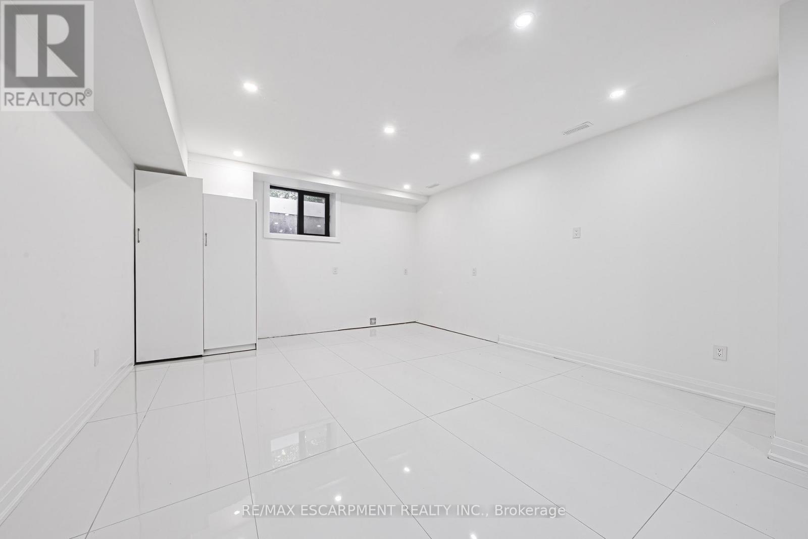 4511 GUELPH LINE - 33