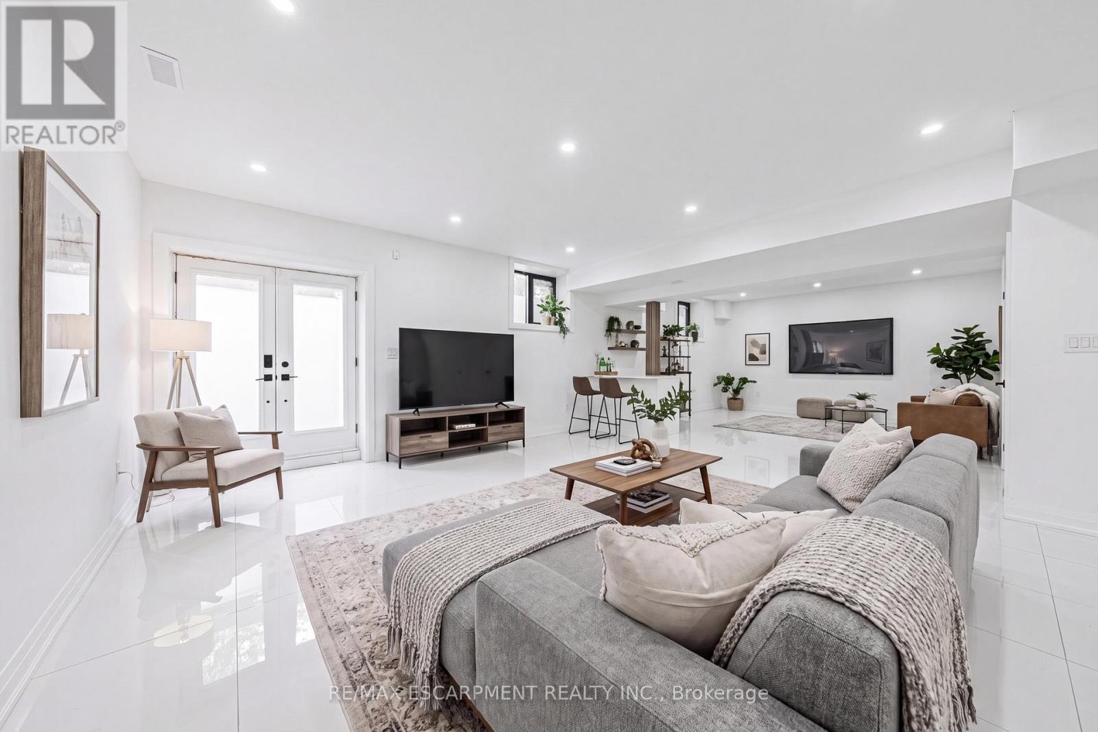 4511 GUELPH LINE - 34