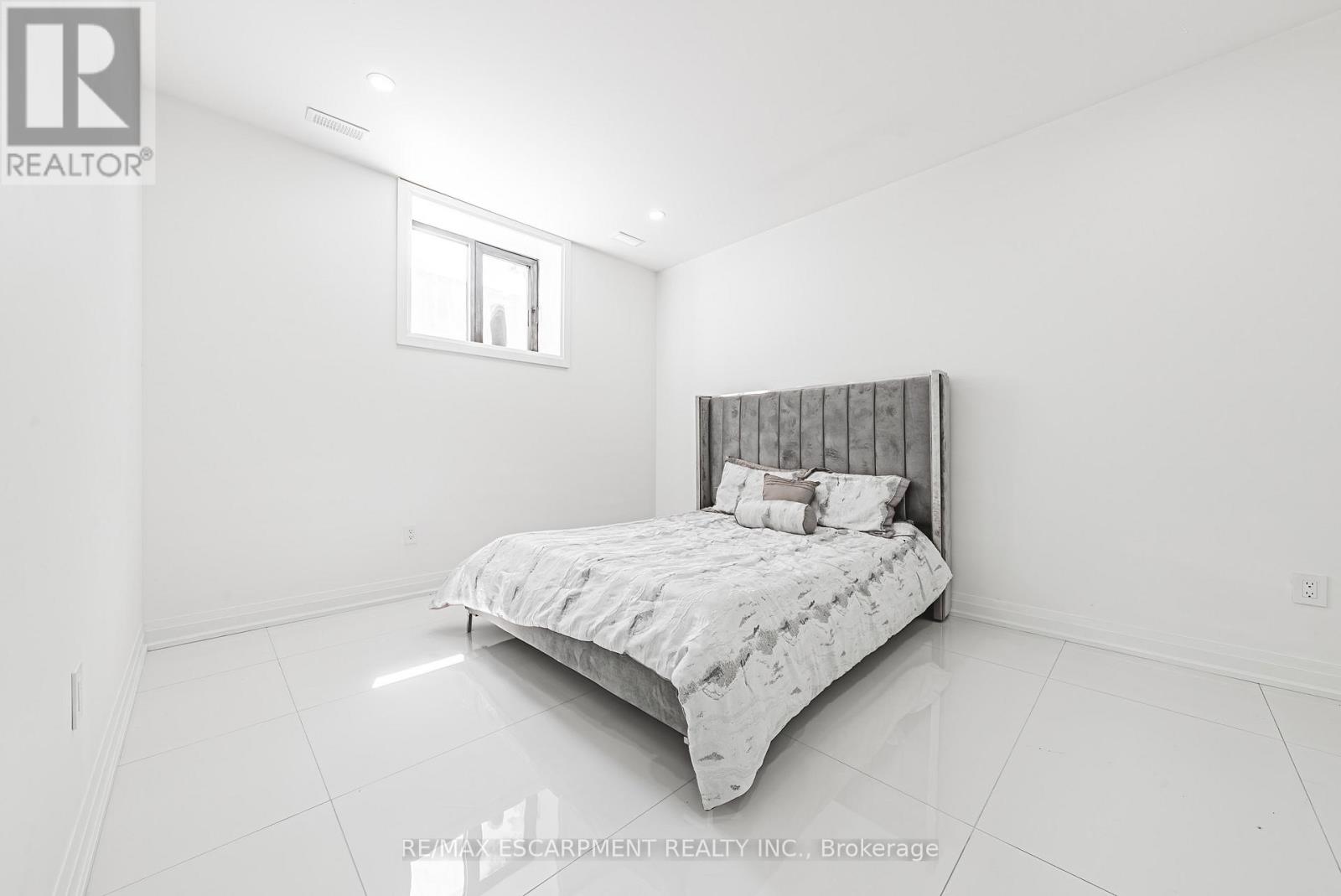 4511 GUELPH LINE - 35