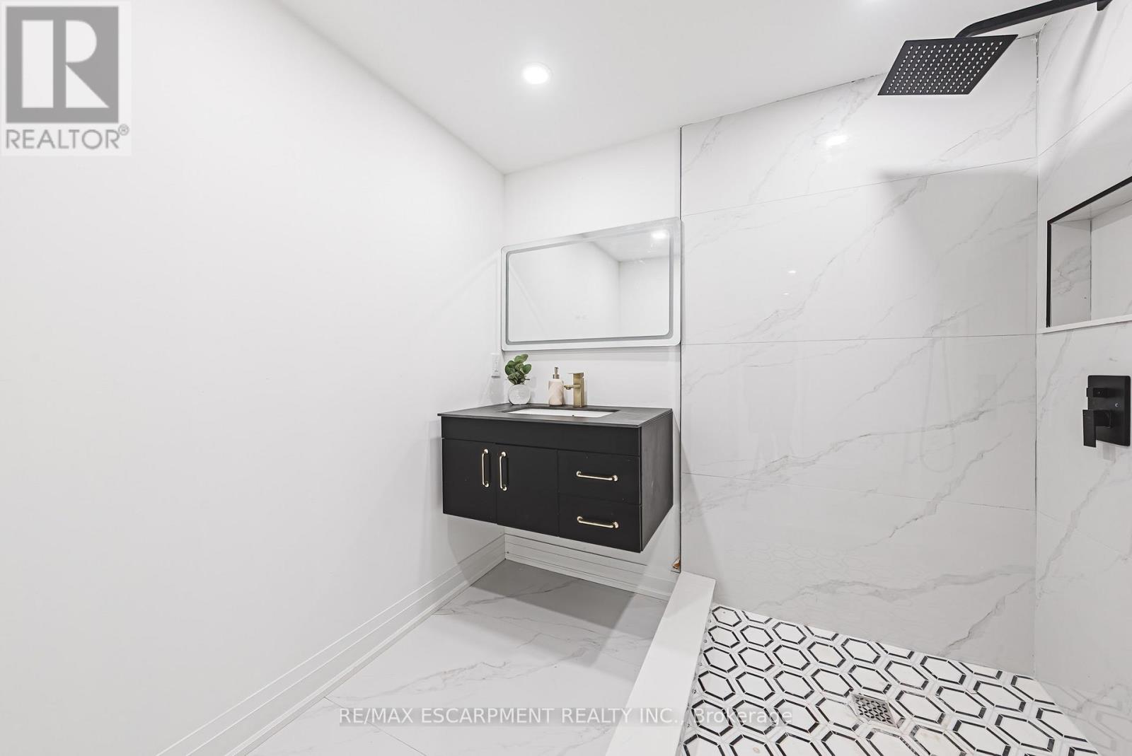 4511 GUELPH LINE - 36