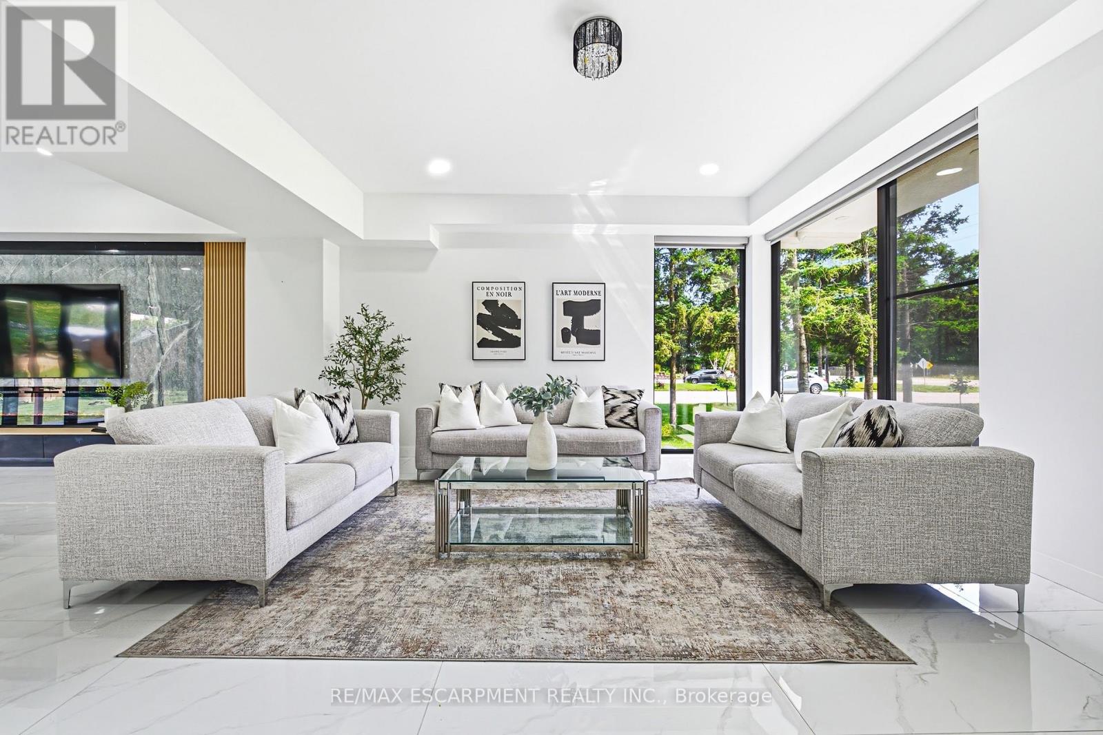 4511 GUELPH LINE - 5