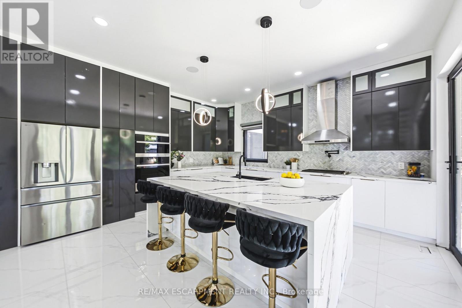 4511 GUELPH LINE - 8