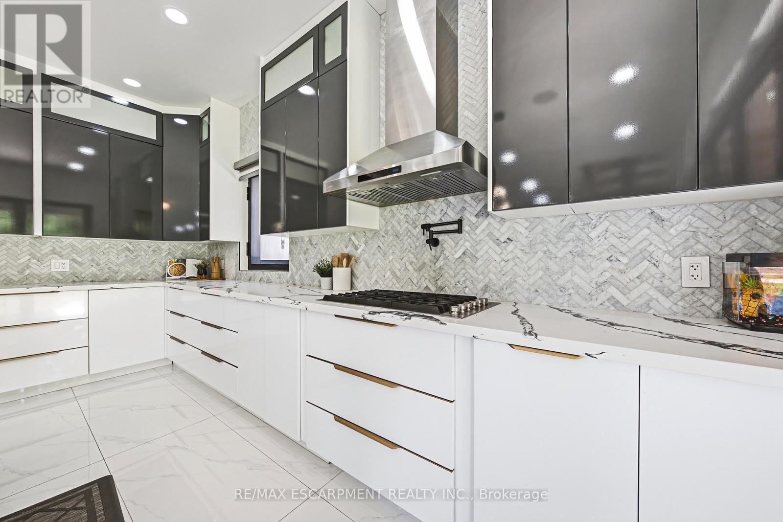 4511 GUELPH LINE - 9