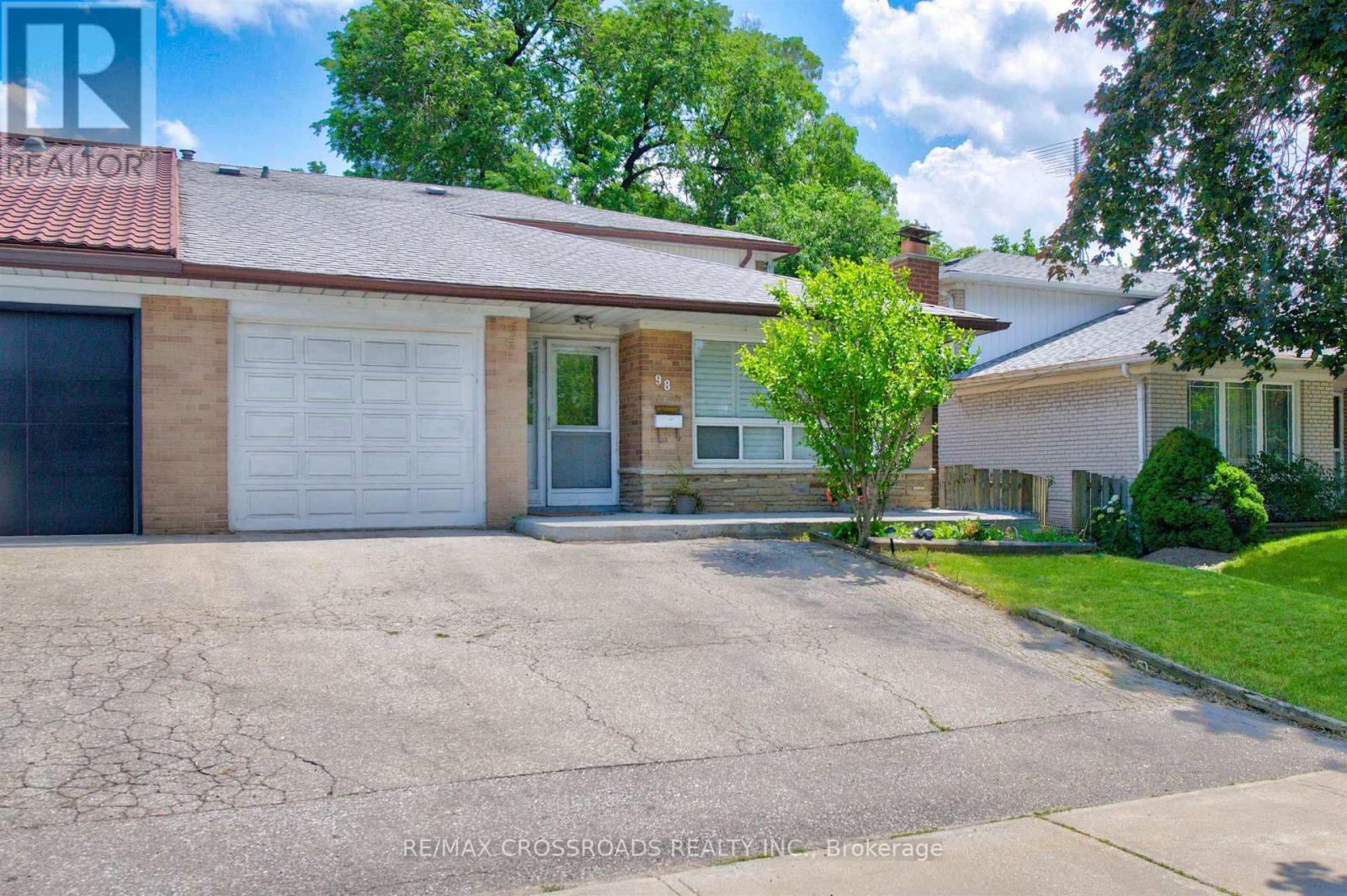 98 WILLOWRIDGE ROAD - 1