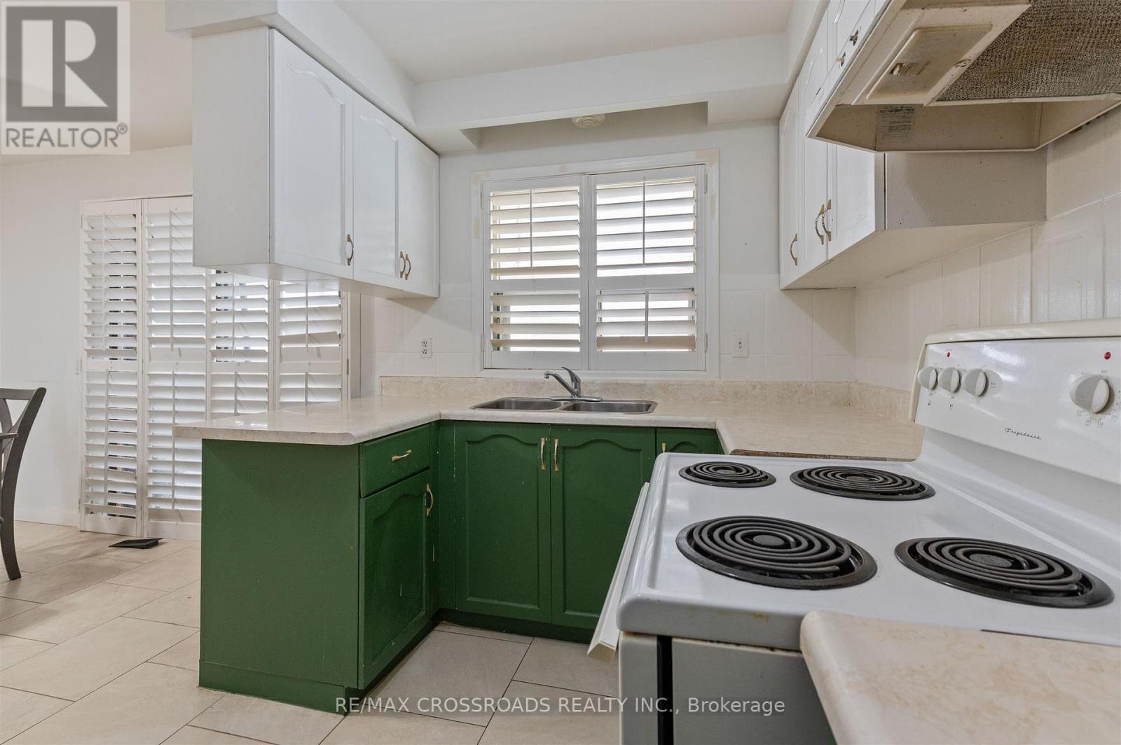 98 WILLOWRIDGE ROAD - 14