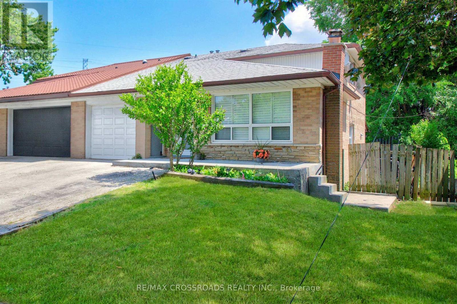 98 WILLOWRIDGE ROAD - 2