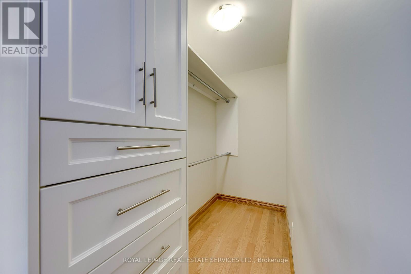 14 GOVERNOR GROVE CRESCENT - Image 31