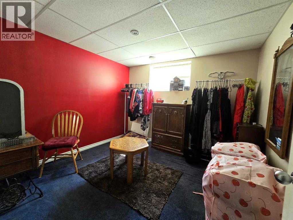 1207 61 Street - 14