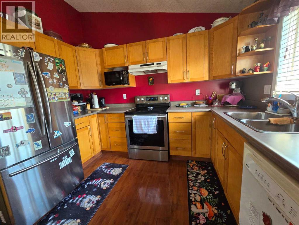 1207 61 Street - 3