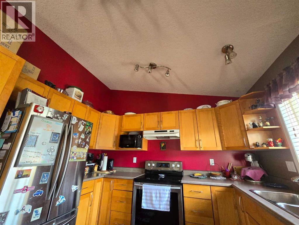 1207 61 Street - 4