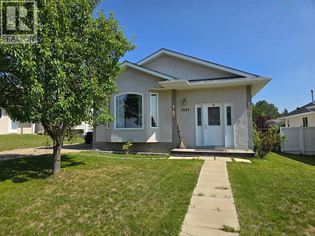 1207 61 Street - 1