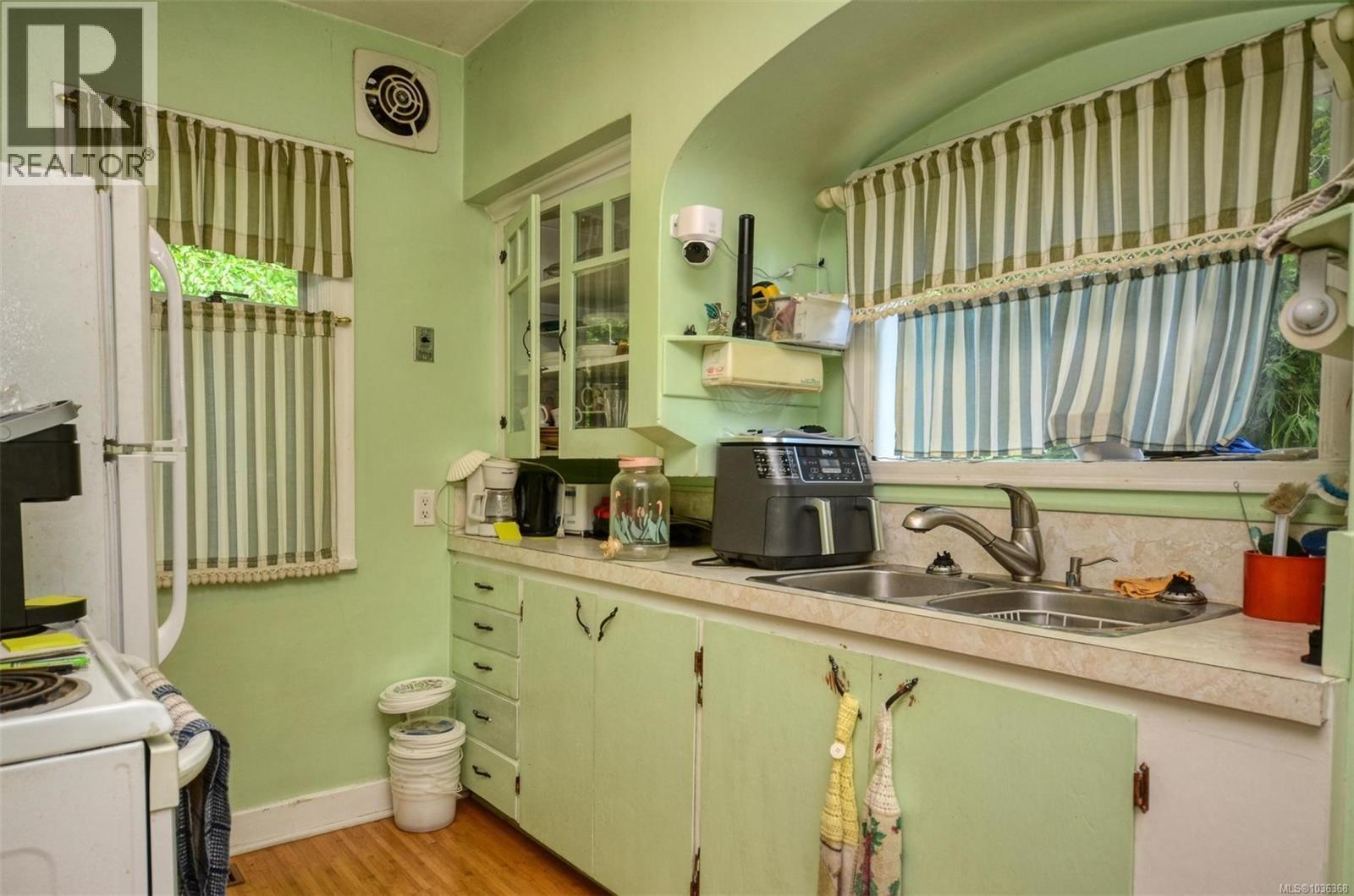 90 Obed Ave - 16