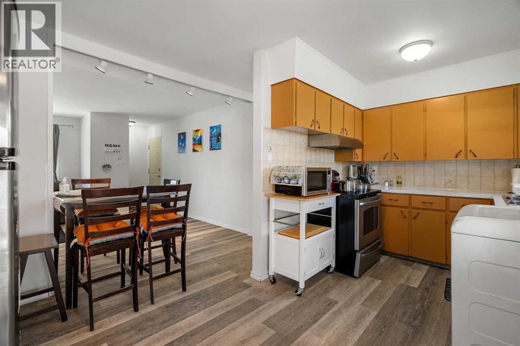 1527 46 Street SE - 9