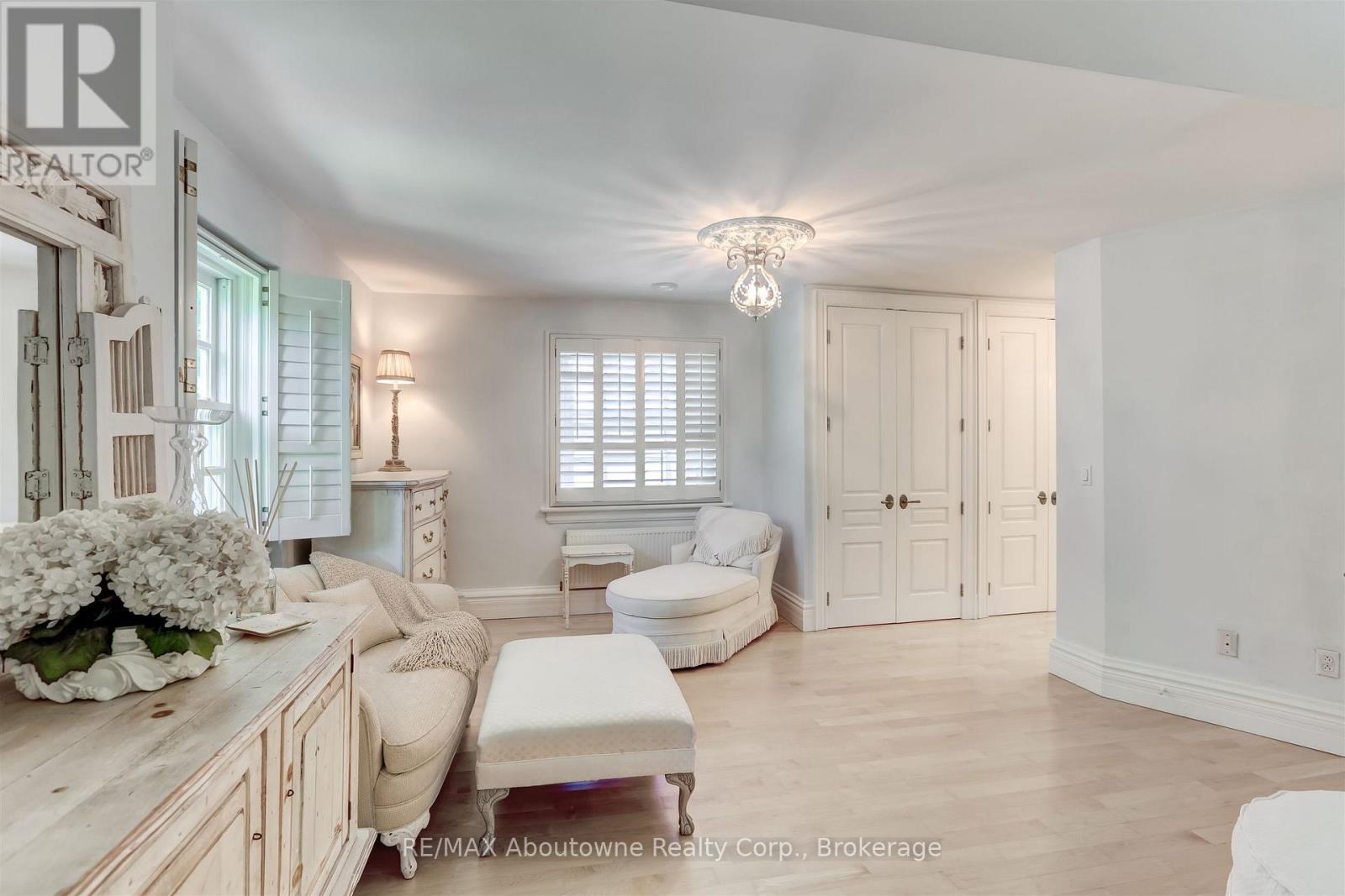 317 GLOUCESTER AVENUE - 23