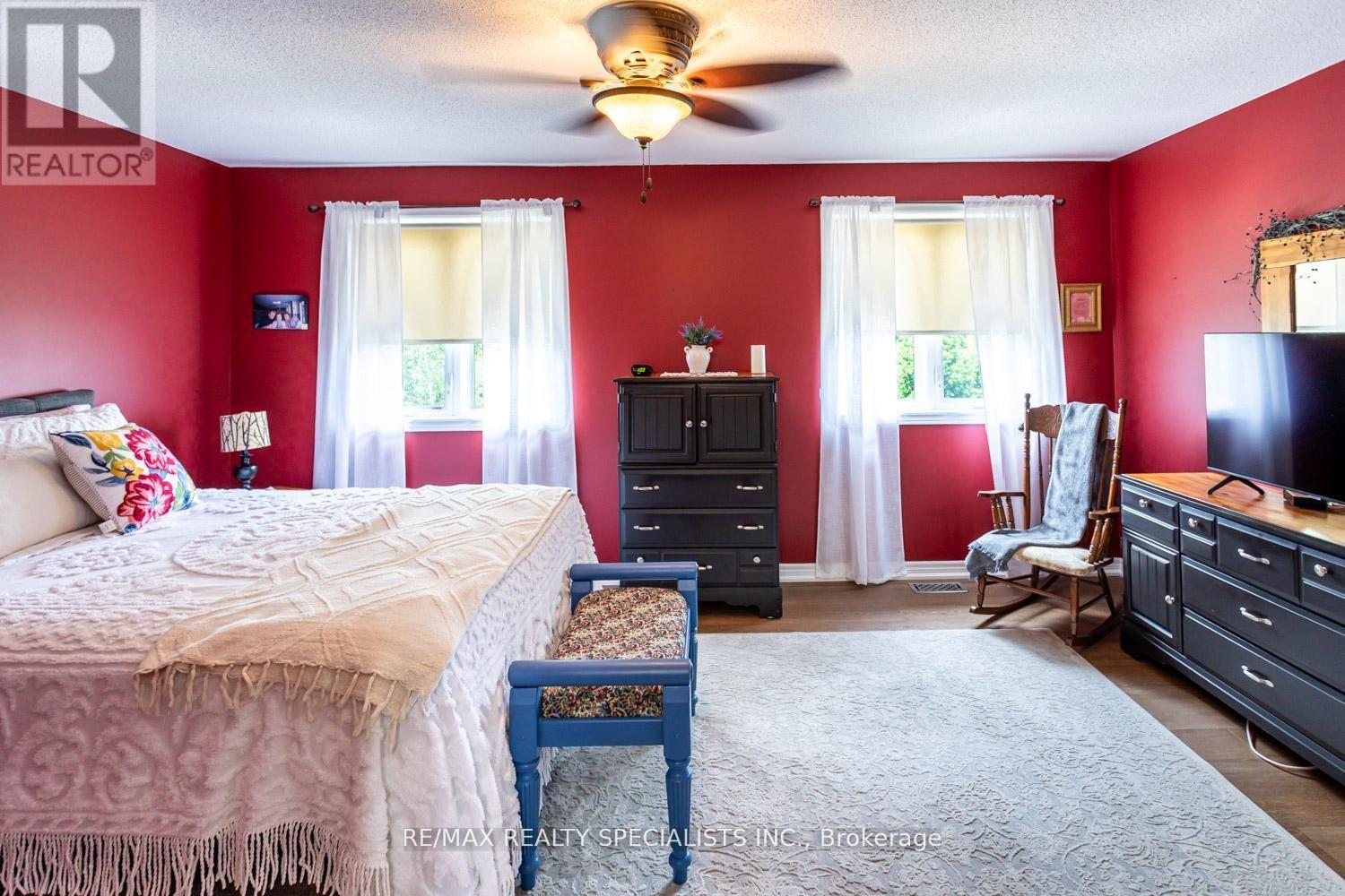 #20 380 LAKE STREET - 34