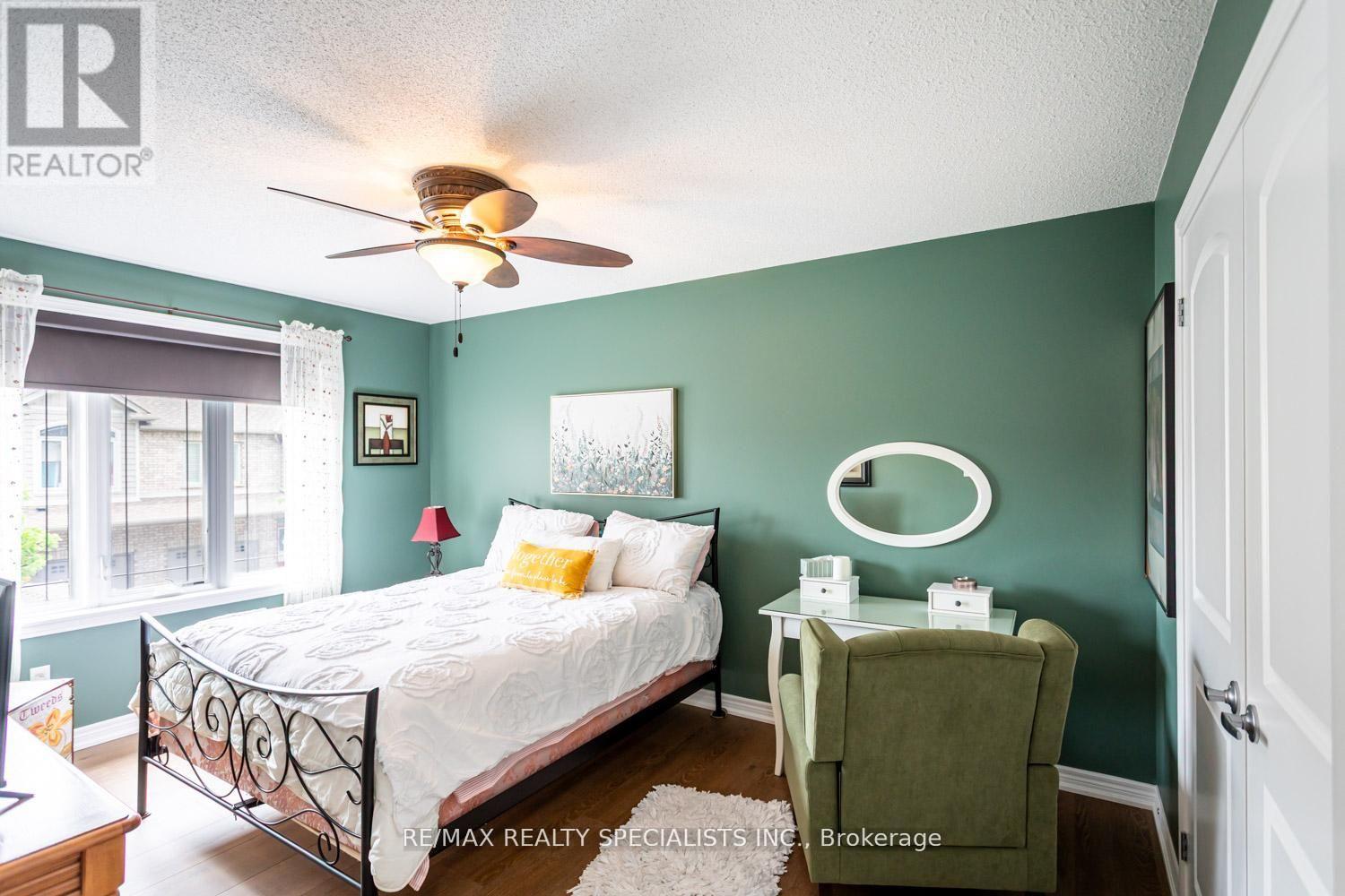 #20 380 LAKE STREET - 37