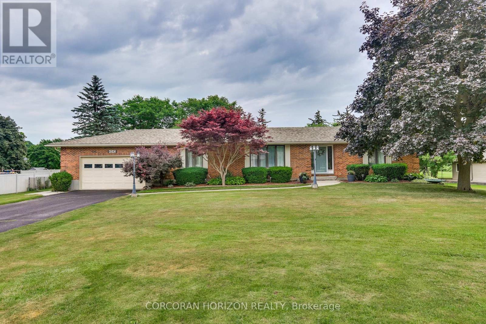 4542 AVENUE ROAD - 1