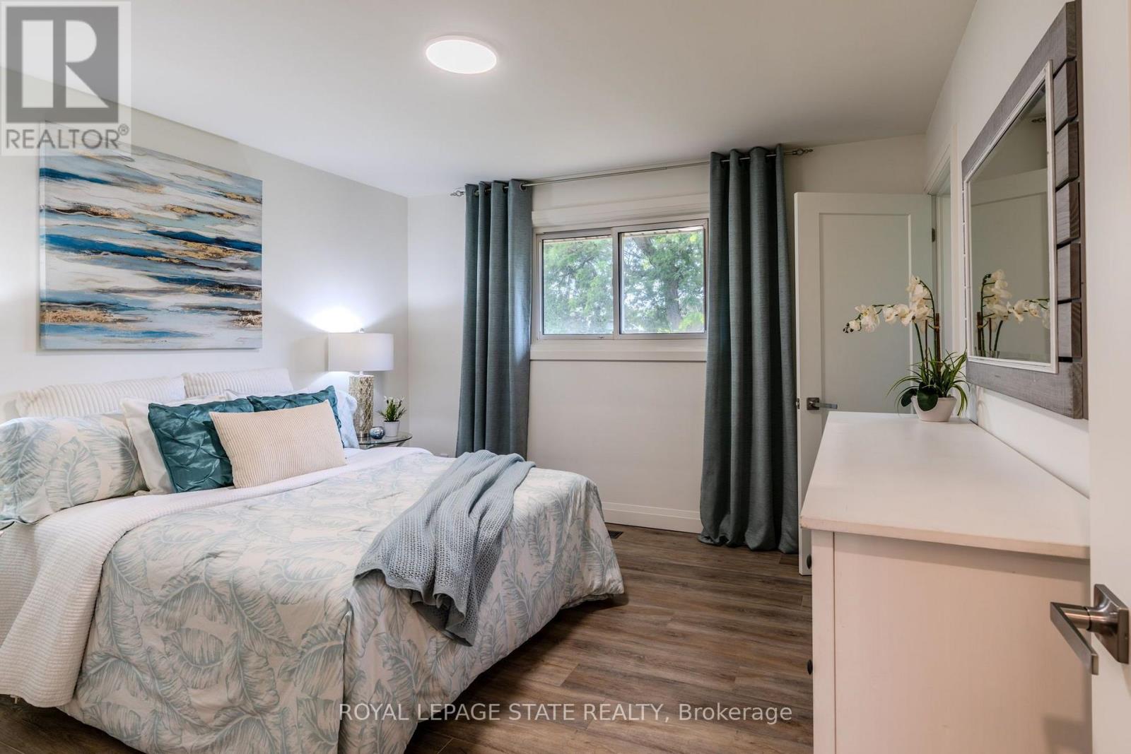 17 WOODSVIEW AVENUE - 10