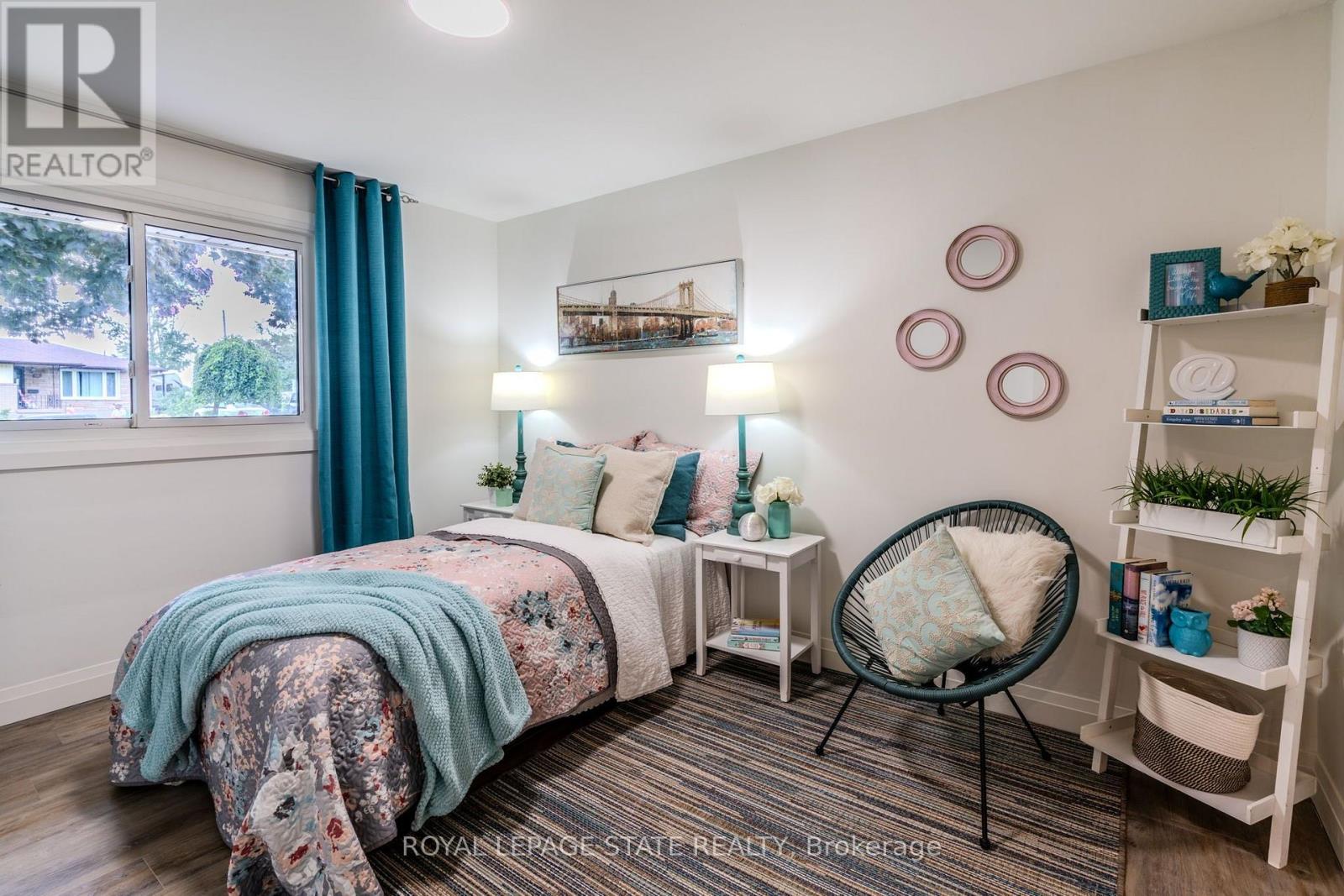 17 WOODSVIEW AVENUE - 13
