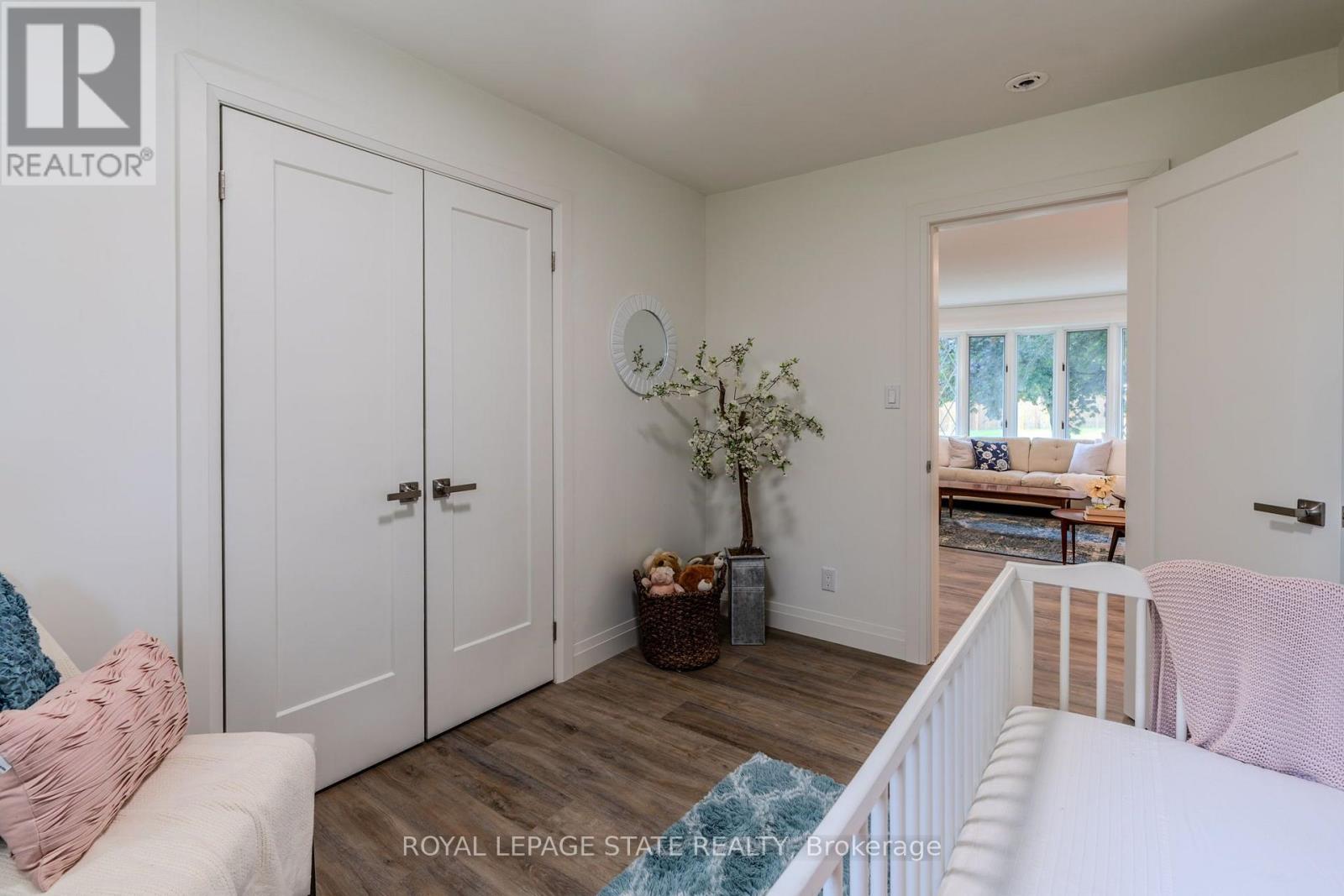 17 WOODSVIEW AVENUE - 16